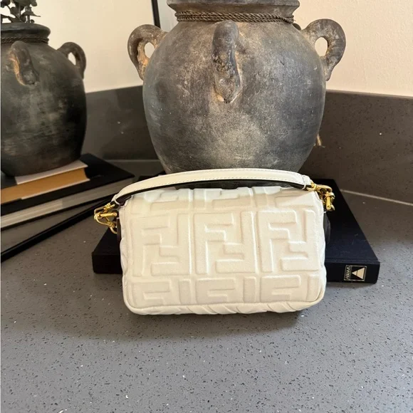 Fendi White Baguette Bag Mini - Picture 3 of 11